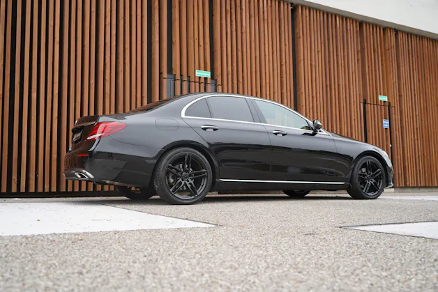 MERCEDES-BENZ E 200 AVANTGARDE 9G-TRONIC l 184 PS