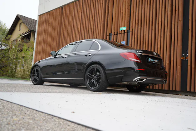 MERCEDES-BENZ E 200 AVANTGARDE 9G-TRONIC l 184 PS