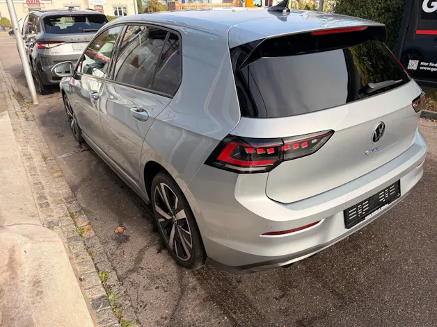 VW Golf GTE 1.5 TSI eHybrid 272 PS *** TOPAUSSTATTUNG MIT 5 JAHRE VW WERKSGARANTIE ***