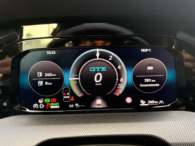 VW Golf GTE 1.5 TSI eHybrid 272 PS *** TOPAUSSTATTUNG MIT 5 JAHRE VW WERKSGARANTIE ***