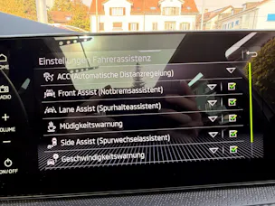 SKODA Kamiq 1.5 TSI MONTE CARLO *** ANHÄNGERKUPPLUNG & PANORAMDACH ***