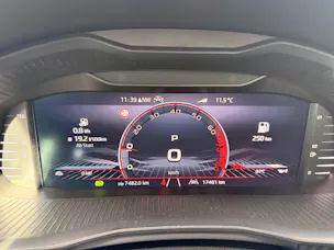 SKODA Kamiq 1.5 TSI MONTE CARLO *** ANHÄNGERKUPPLUNG & PANORAMDACH ***