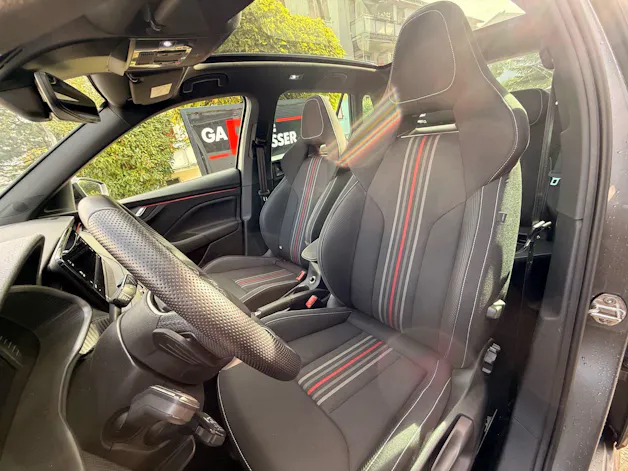 SKODA Kamiq 1.5 TSI MONTE CARLO *** ANHÄNGERKUPPLUNG & PANORAMDACH ***