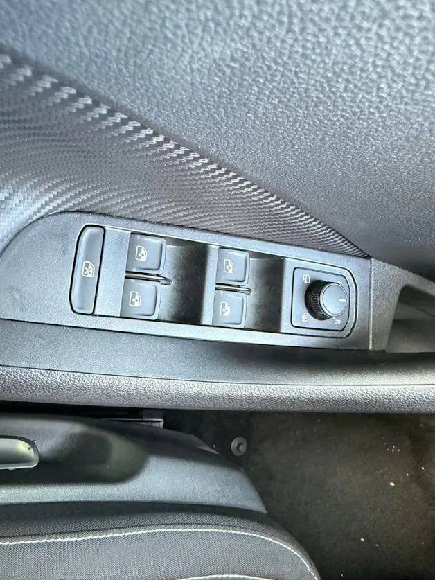 SKODA Kamiq 1.5 TSI MONTE CARLO *** ANHÄNGERKUPPLUNG & PANORAMDACH ***