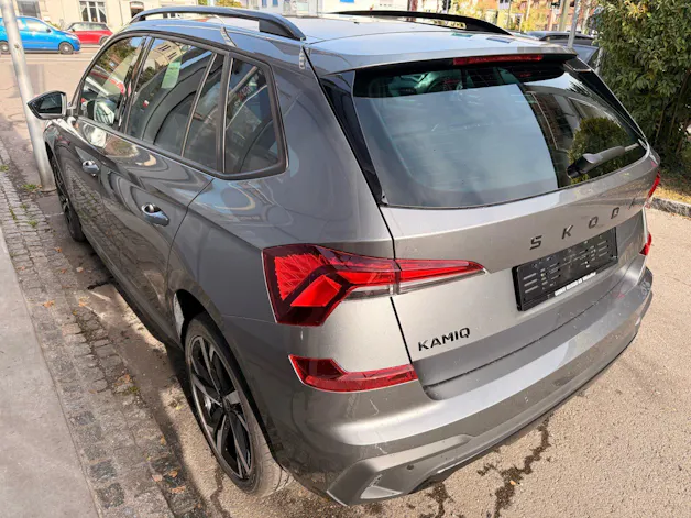 SKODA Kamiq 1.5 TSI MONTE CARLO *** ANHÄNGERKUPPLUNG & PANORAMDACH ***