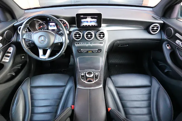MERCEDES-BENZ GLC 250 AMG Line 4Matic "* CH Auto * Toit Ouvrant * Sièges Electriques+Chauffant * GPS * Lumière Ambiance * Volant chauffant *"