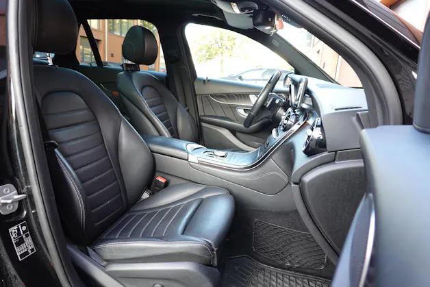 MERCEDES-BENZ GLC 250 AMG Line 4Matic "* CH Auto * Toit Ouvrant * Sièges Electriques+Chauffant * GPS * Lumière Ambiance * Volant chauffant *"