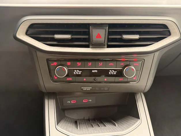 SEAT Arona 1.5 TSI 150 PS FR BLACK EDITION !! *** TOP AUSSTATTUNG ***