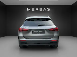 MERCEDES-BENZ GLA 200 Night Star 7G-D