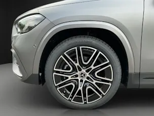 MERCEDES-BENZ GLA 200 Night Star 7G-D