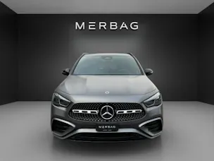 MERCEDES-BENZ GLA 200 Night Star 7G-D
