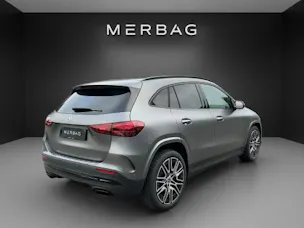 MERCEDES-BENZ GLA 200 Night Star 7G-D