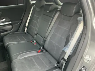 MERCEDES-BENZ GLA 200 Night Star 7G-D