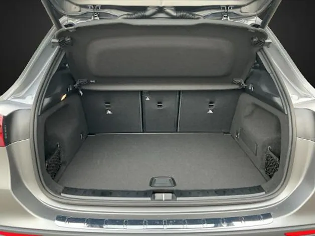MERCEDES-BENZ GLA 200 Night Star 7G-D