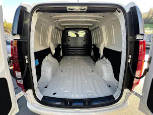 HYUNDAI Staria Cargo EV 84 kWh Amplia