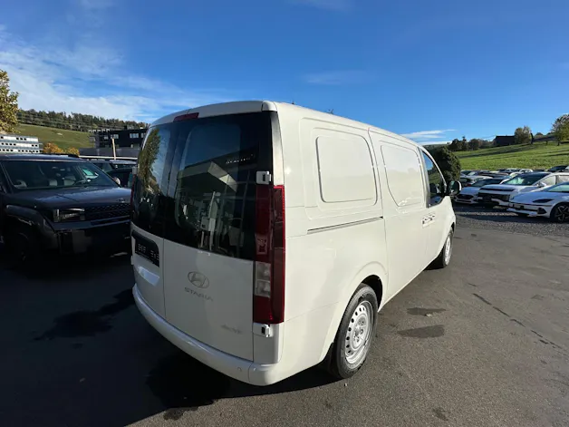 HYUNDAI Staria Cargo EV 84 kWh Amplia