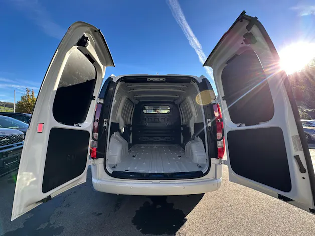 HYUNDAI Staria Cargo EV 84 kWh Amplia