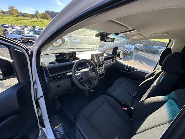 HYUNDAI Staria Cargo EV 84 kWh Amplia