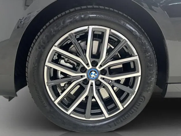 BMW 2er Reihe U06 Active Tourer 230e xDrive paddles