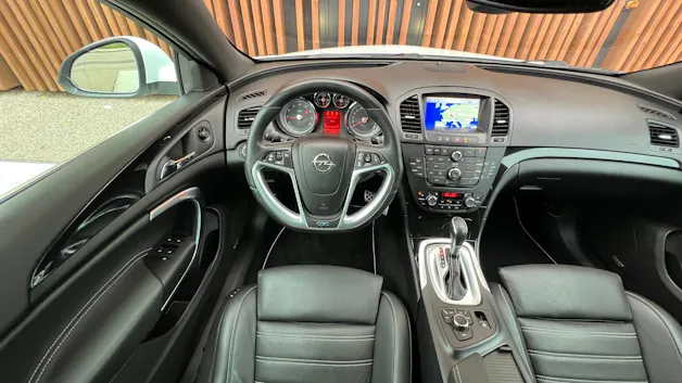 OPEL INSIGNIA 2.8 TURBO OPC 4WD AUTOMATIC l 325 PS