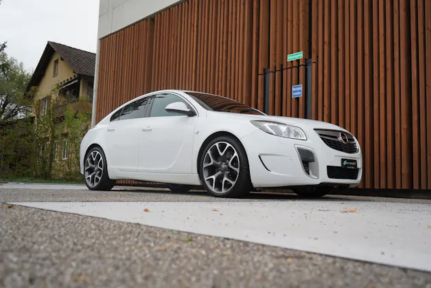 OPEL INSIGNIA 2.8 TURBO OPC 4WD AUTOMATIC l 325 PS
