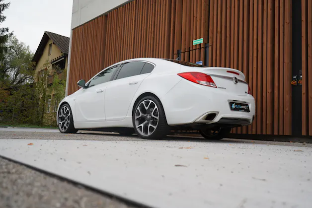 OPEL INSIGNIA 2.8 TURBO OPC 4WD AUTOMATIC l 325 PS