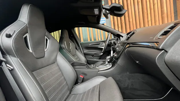 OPEL INSIGNIA 2.8 TURBO OPC 4WD AUTOMATIC l 325 PS