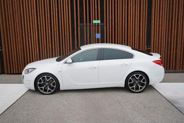 OPEL INSIGNIA 2.8 TURBO OPC 4WD AUTOMATIC l 325 PS