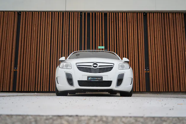 OPEL INSIGNIA 2.8 TURBO OPC 4WD AUTOMATIC l 325 PS