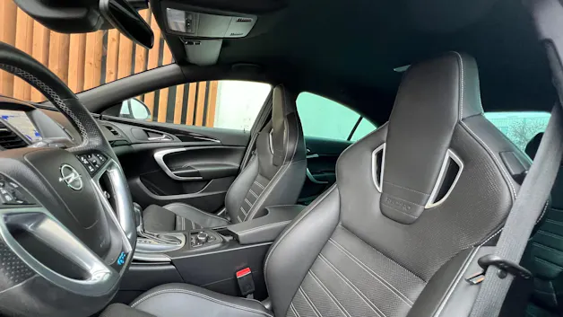 OPEL INSIGNIA 2.8 TURBO OPC 4WD AUTOMATIC l 325 PS