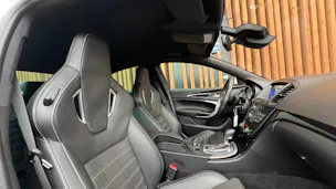 OPEL INSIGNIA 2.8 TURBO OPC 4WD AUTOMATIC l 325 PS