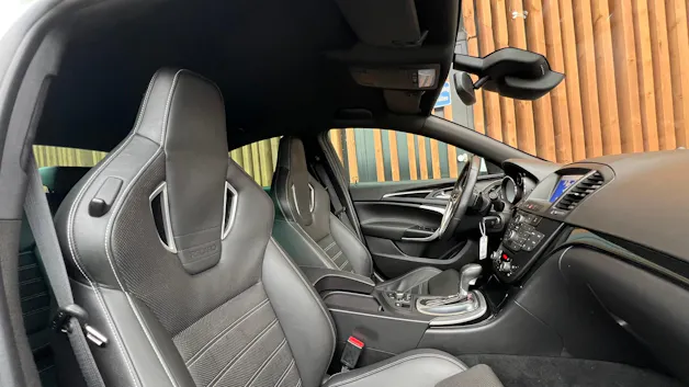 OPEL INSIGNIA 2.8 TURBO OPC 4WD AUTOMATIC l 325 PS