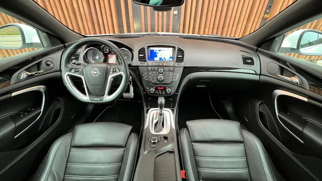 OPEL INSIGNIA 2.8 TURBO OPC 4WD AUTOMATIC l 325 PS