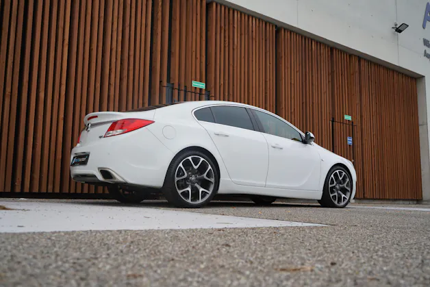 OPEL INSIGNIA 2.8 TURBO OPC 4WD AUTOMATIC l 325 PS