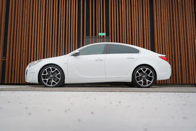 OPEL INSIGNIA 2.8 TURBO OPC 4WD AUTOMATIC l 325 PS