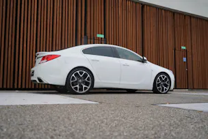OPEL INSIGNIA 2.8 TURBO OPC 4WD AUTOMATIC l 325 PS