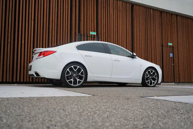 OPEL INSIGNIA 2.8 TURBO OPC 4WD AUTOMATIC l 325 PS