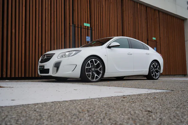 OPEL INSIGNIA 2.8 TURBO OPC 4WD AUTOMATIC l 325 PS