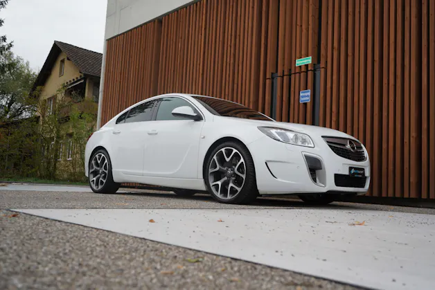 OPEL INSIGNIA 2.8 TURBO OPC 4WD AUTOMATIC l 325 PS