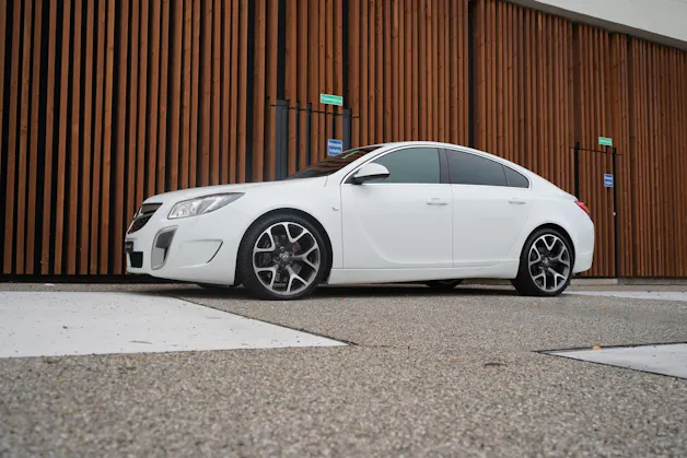 OPEL INSIGNIA 2.8 TURBO OPC 4WD AUTOMATIC l 325 PS