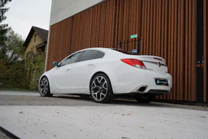 OPEL INSIGNIA 2.8 TURBO OPC 4WD AUTOMATIC l 325 PS