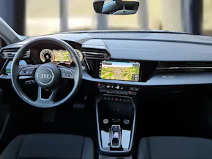 AUDI A3 Sportback 35 TFSI advanced Attractione S-tronic Navarrablau Metallic