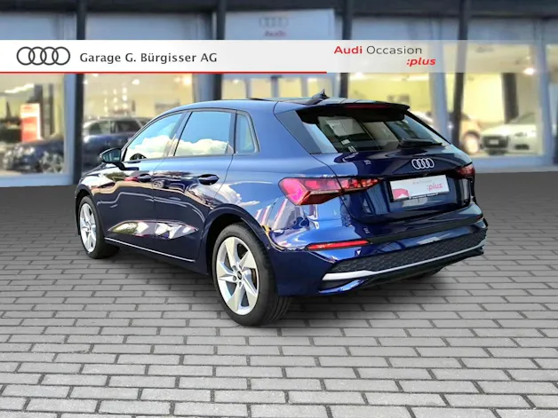 AUDI A3 Sportback 35 TFSI advanced Attractione S-tronic Navarrablau Metallic