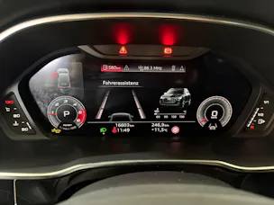 AUDI Q3 40 TDI S line quattro S-tronic