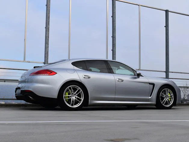 PORSCHE PANAMERA S E-HYBRID l 416 PS