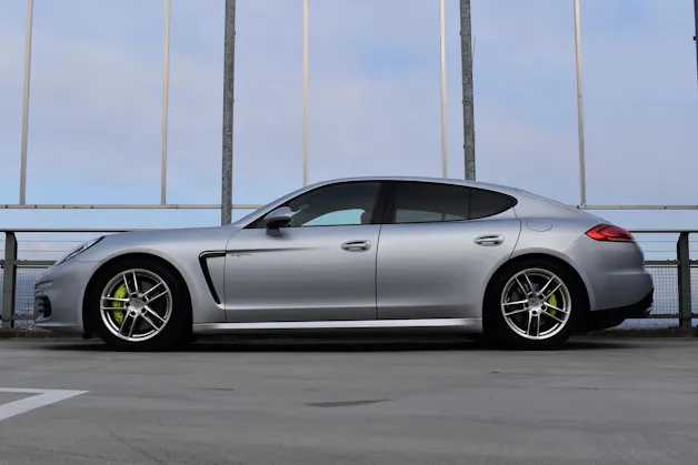 PORSCHE PANAMERA S E-HYBRID l 416 PS