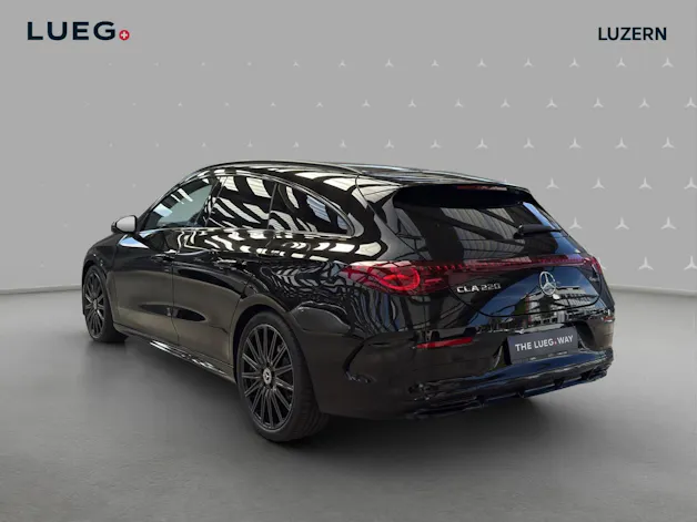 MERCEDES-BENZ CLA Shooting Brake 220 4Matic 8G-DCT