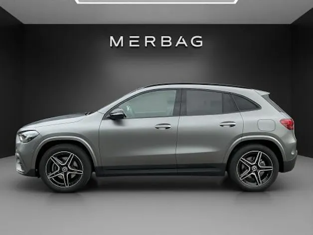 MERCEDES-BENZ GLA 220d 4M Swiss Star