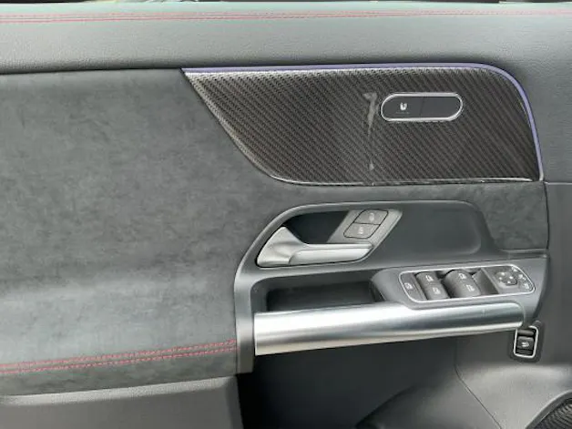 MERCEDES-BENZ GLA 220d 4M Swiss Star