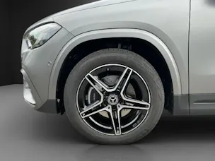 MERCEDES-BENZ GLA 220d 4M Swiss Star